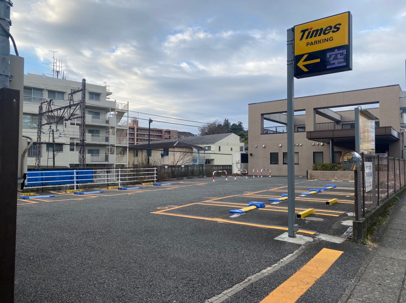 タイムズ駐車場