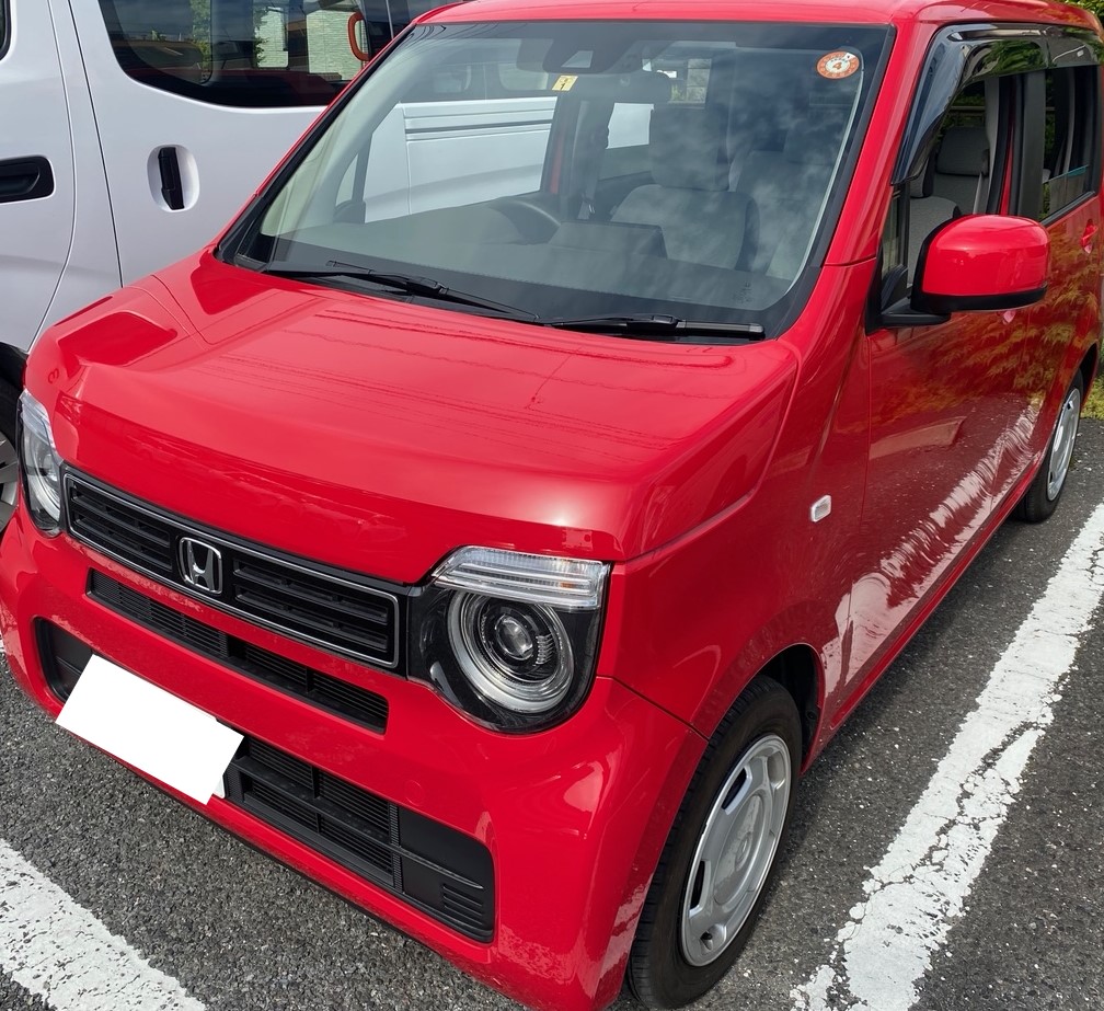 赤いホンダのN-WGN