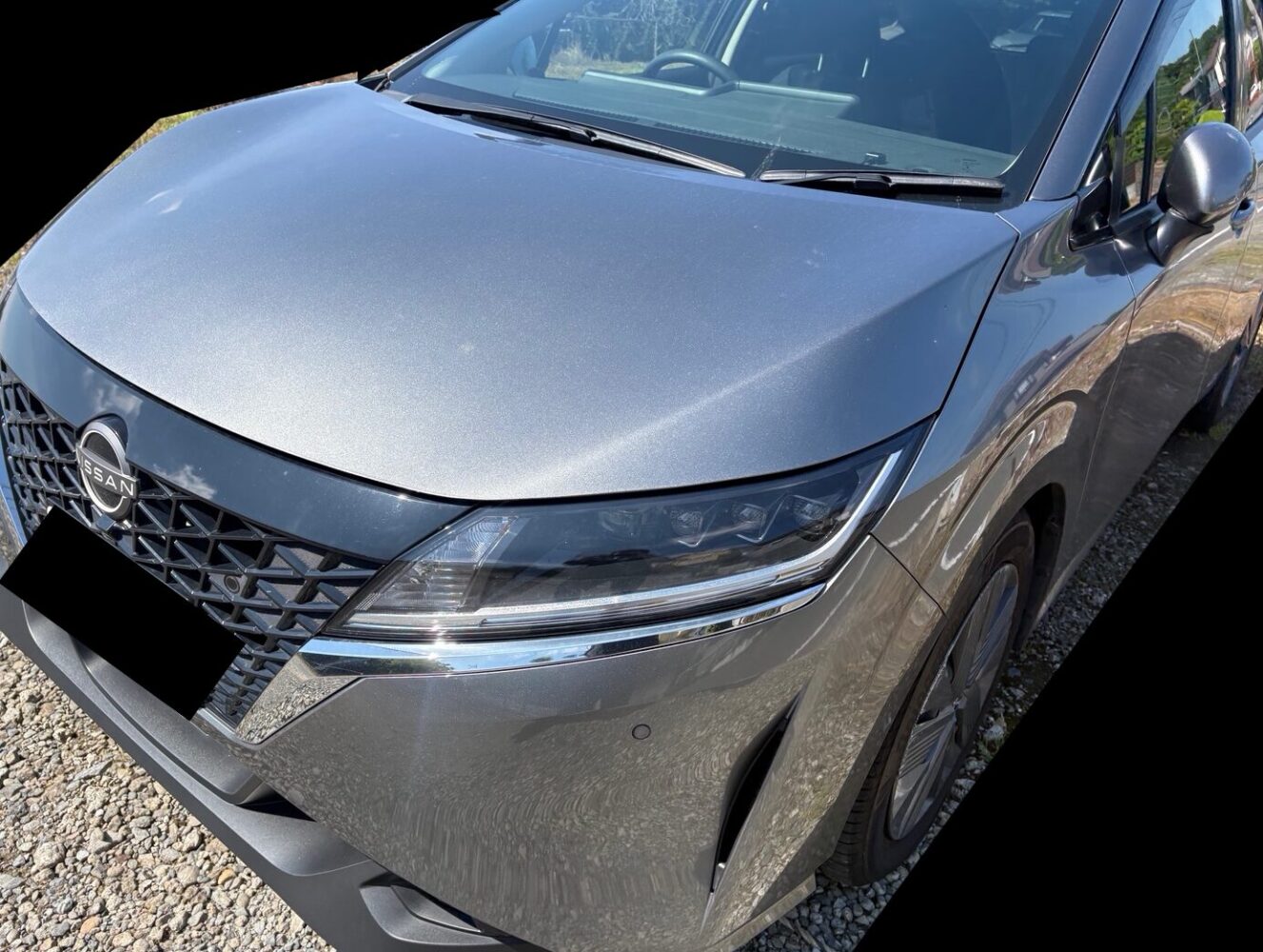 グレーの日産の新型ノート