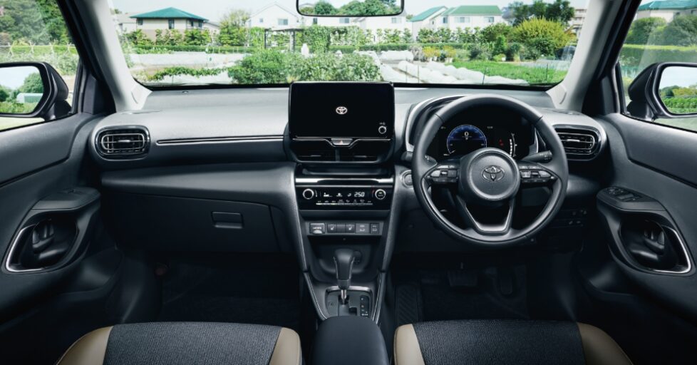 ヤリスクロス　運転席