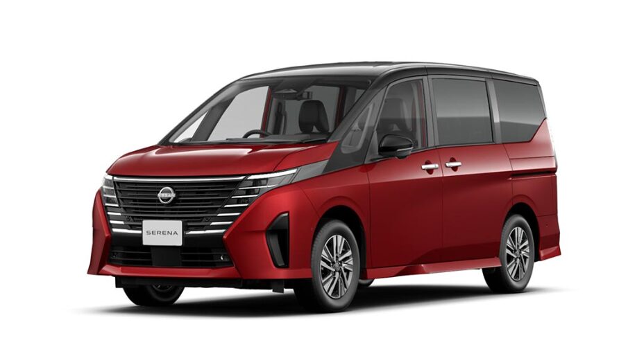 赤い日産セレナ