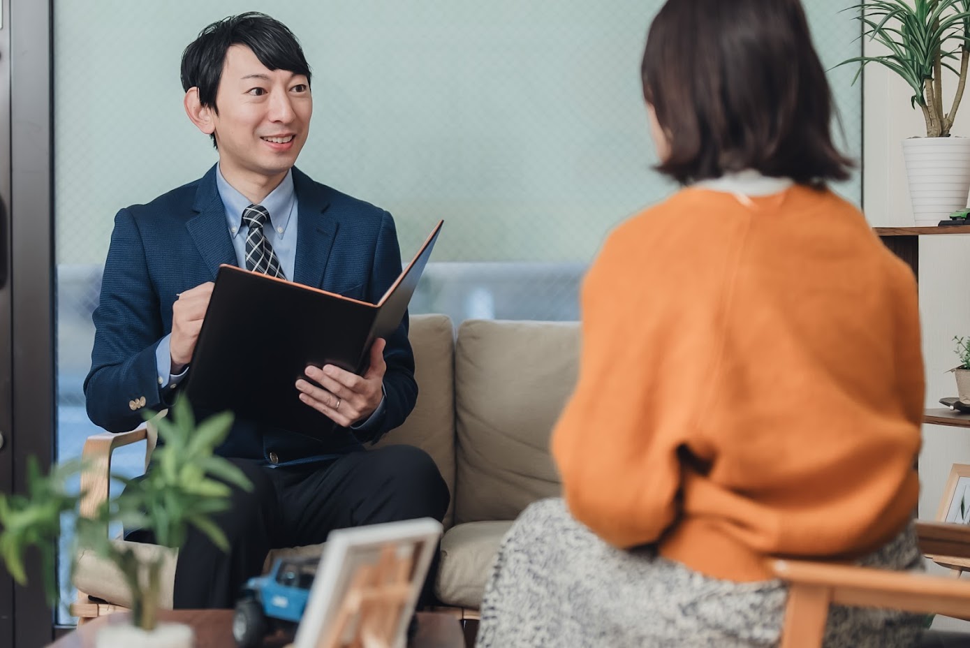 店内商談様子（ハッピーカーズ川崎登戸店）