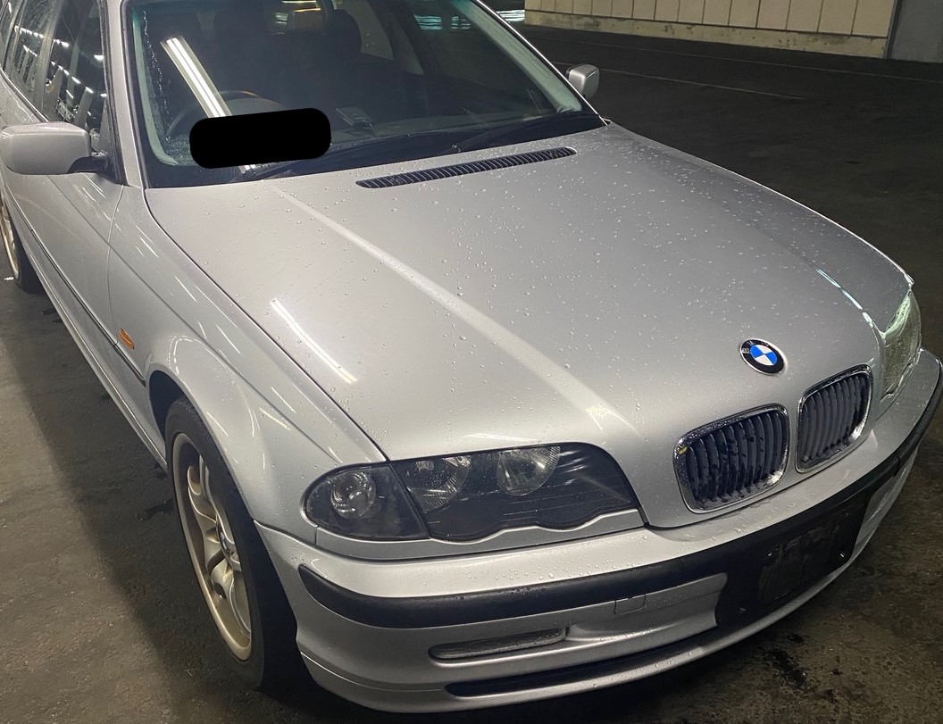 BMW318i