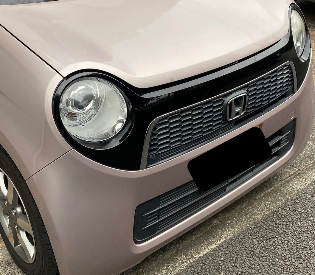 ピンクのホンダのN-ONE