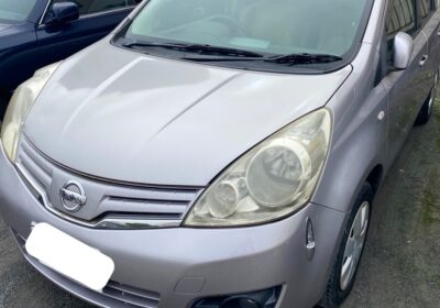 古い年式の日産ノート