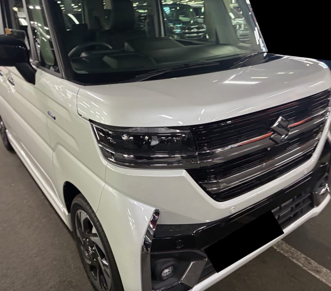 スズキの新型スペーシア　斜め前